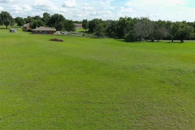 Photo 2 — 107 Eastwood Drive, Guthrie, OK 73044