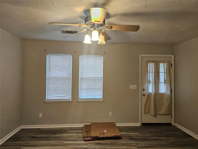 Photo 2 — 1112 Jet Drive, Midwest City, OK 73110