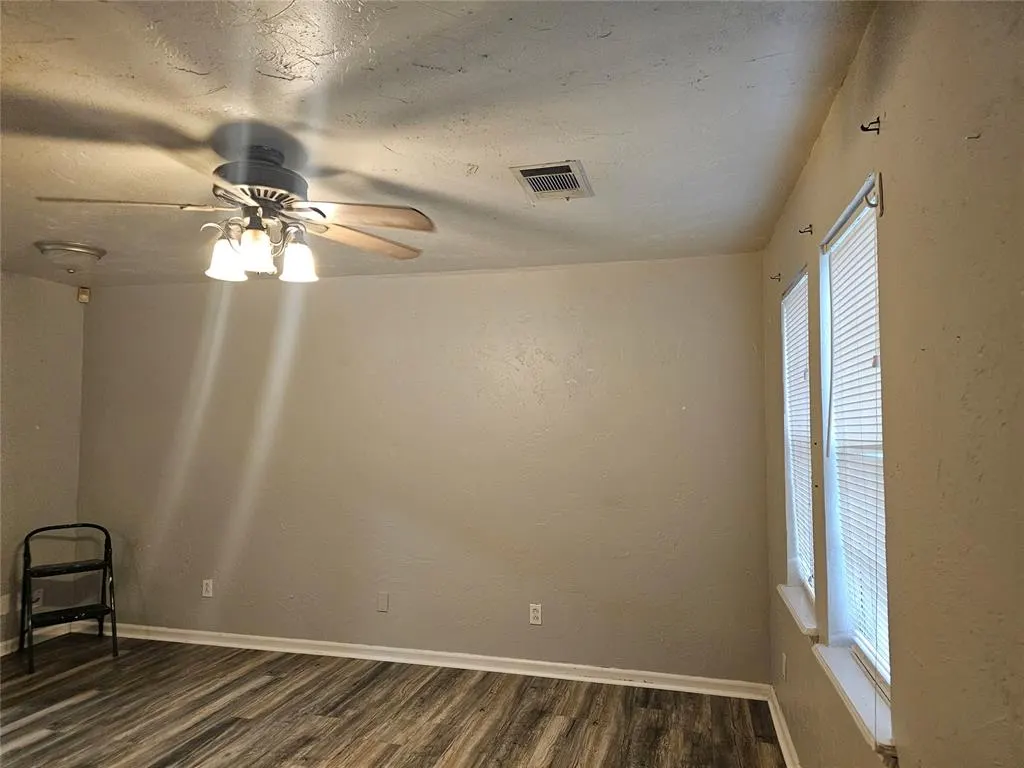 Photo 3 — 1112 Jet Drive, Midwest City, OK 73110