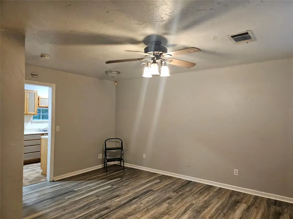 Photo 4 — 1112 Jet Drive, Midwest City, OK 73110