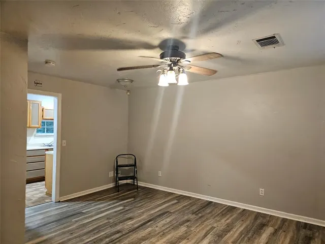 Photo 4 — 1112 Jet Drive, Midwest City, OK 73110