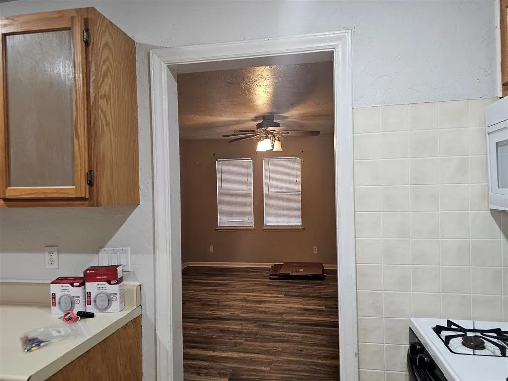 Photo 5 — 1112 Jet Drive, Midwest City, OK 73110