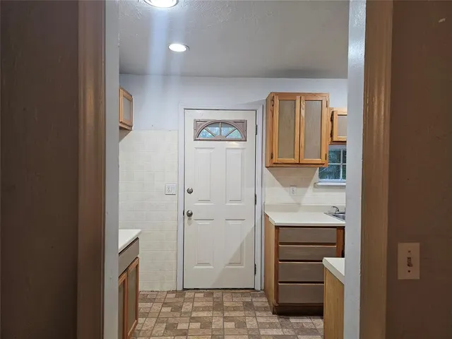 Photo 6 — 1112 Jet Drive, Midwest City, OK 73110