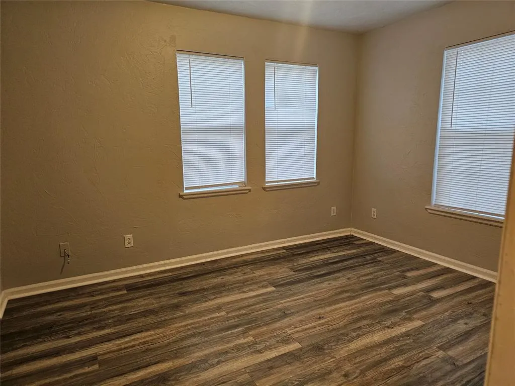 Photo 11 — 1112 Jet Drive, Midwest City, OK 73110