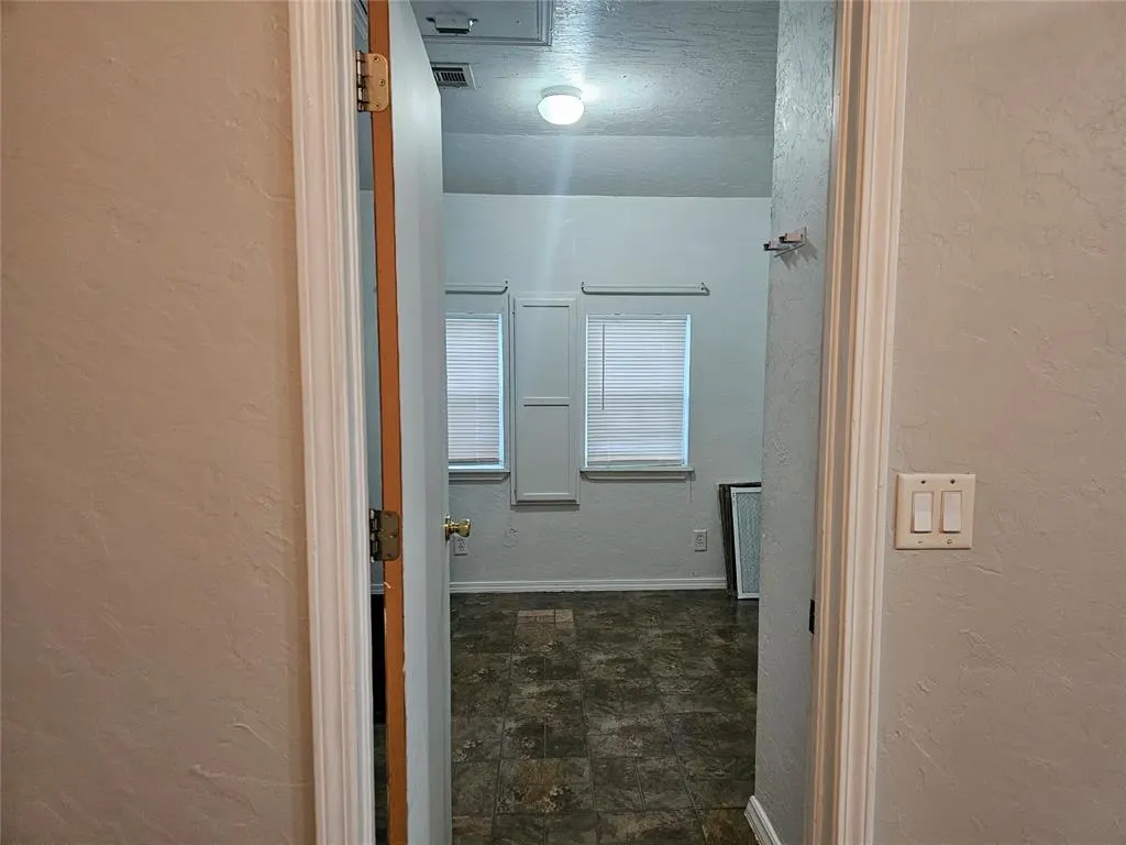 Photo 16 — 1112 Jet Drive, Midwest City, OK 73110