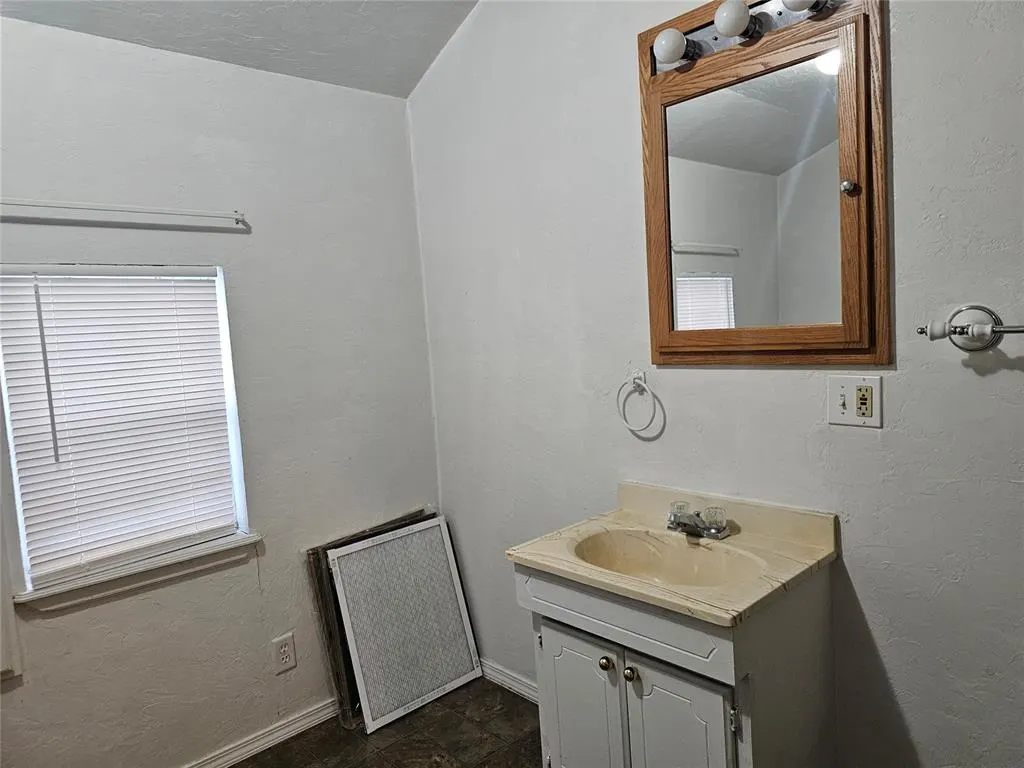 Photo 17 — 1112 Jet Drive, Midwest City, OK 73110