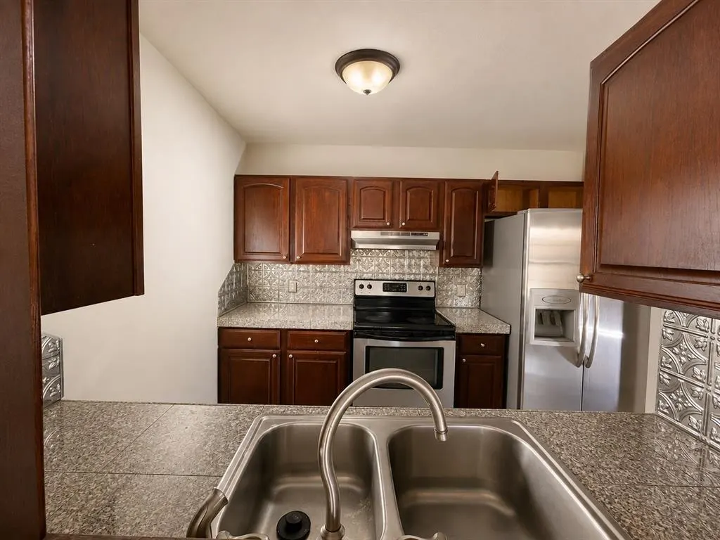 Photo 5 — 526 Clover Road, Oklahoma City, OK 73160