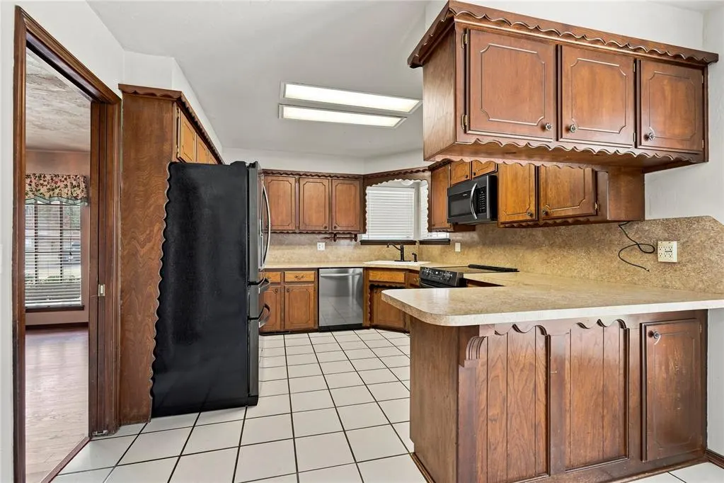 Photo 13 — 5212 Eden Drive, Oklahoma City, OK 73135