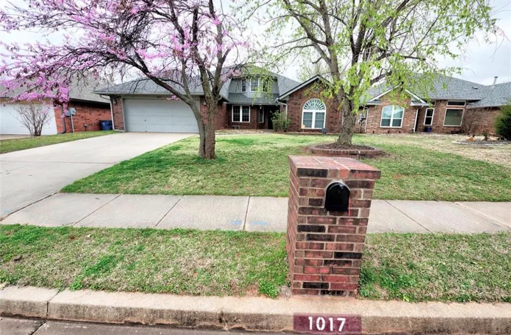 Photo 3 — 1017 Blue Ridge Drive, Edmond, OK 73003