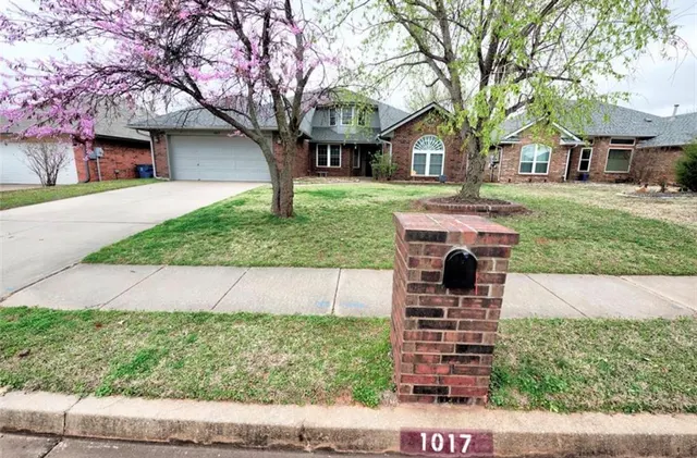 Photo 3 — 1017 Blue Ridge Drive, Edmond, OK 73003