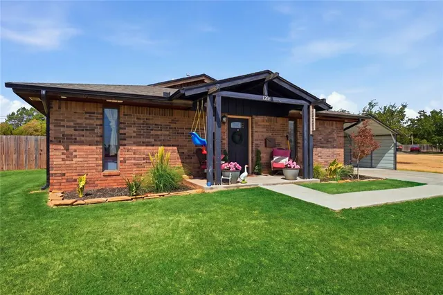Photo 3 — 1206 N Market Street, Cordell, OK 73632