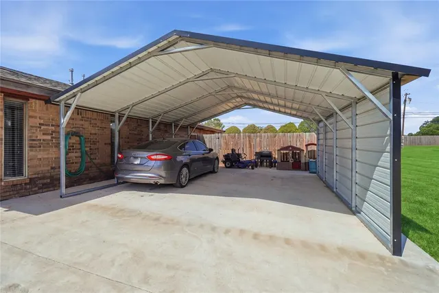Photo 5 — 1206 N Market Street, Cordell, OK 73632