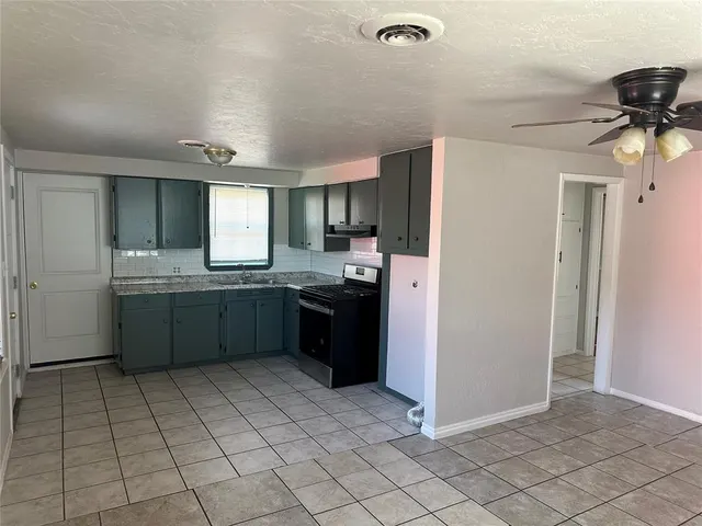Photo 2 — 2625 SW 43rd Street, Oklahoma City, OK 73119