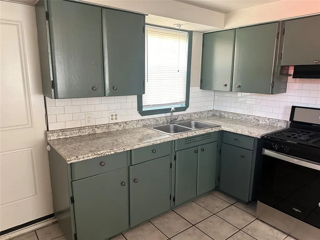 Photo 3 — 2625 SW 43rd Street, Oklahoma City, OK 73119