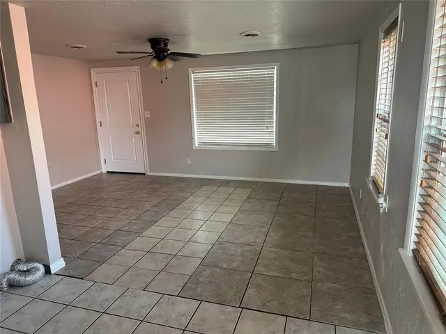 Photo 5 — 2625 SW 43rd Street, Oklahoma City, OK 73119
