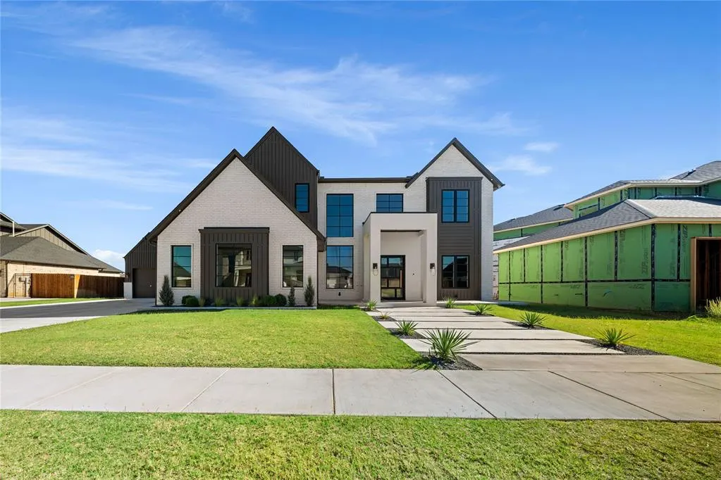 Front exterior — 10808 NW 25th Street, Yukon, OK 73099