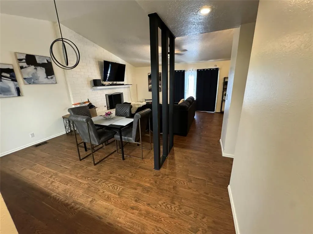 Photo 3 — 2120 Bois De Arc Circle, Norman, OK 73071