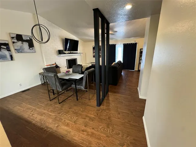 Photo 3 — 2120 Bois De Arc Circle, Norman, OK 73071