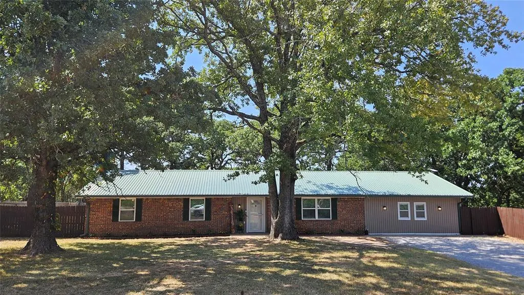Front exterior — 3789 Old Highway 70, Ardmore, OK 73401