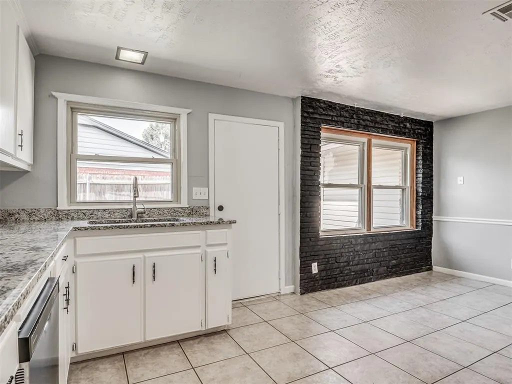 Photo 10 — 657 E Frolich Drive, Midwest City, OK 73110