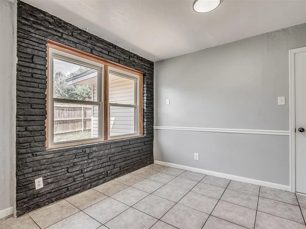 Photo 11 — 657 E Frolich Drive, Midwest City, OK 73110