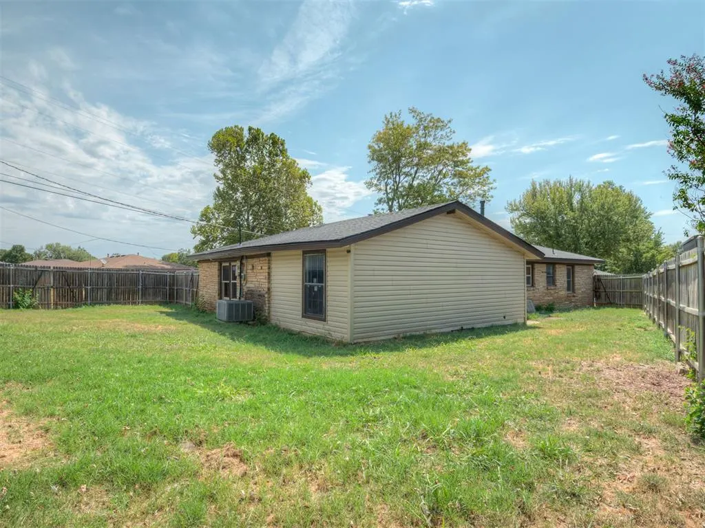 Photo 26 — 657 E Frolich Drive, Midwest City, OK 73110