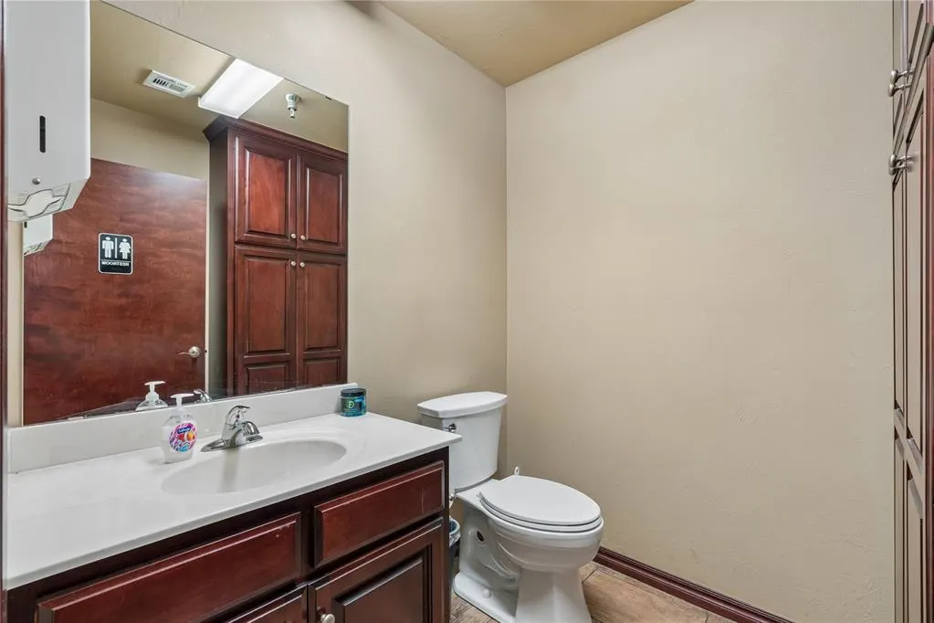 Photo 15 — 2933 S Bryant Avenue, Edmond, OK 73013