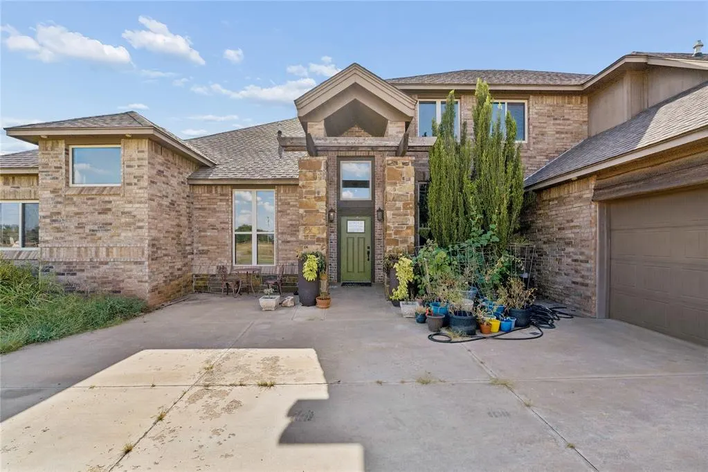 Photo 3 — 20897 Highlander Ridge Drive, Edmond, OK 73012