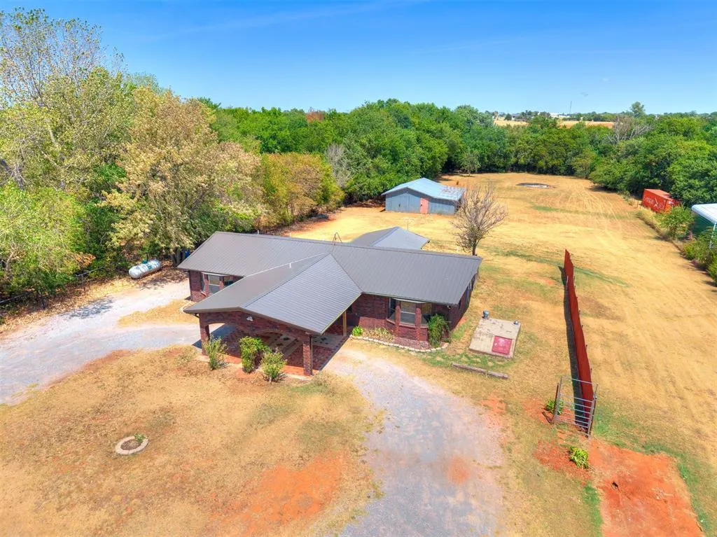 Front exterior — 245 E Riddle Road, Chickasha, OK 73018