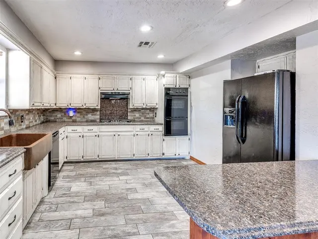 Photo 4 — 245 E Riddle Road, Chickasha, OK 73018