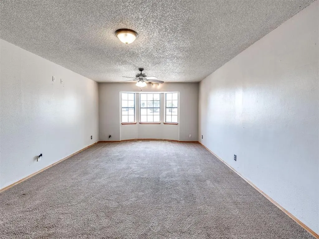 Photo 16 — 245 E Riddle Road, Chickasha, OK 73018