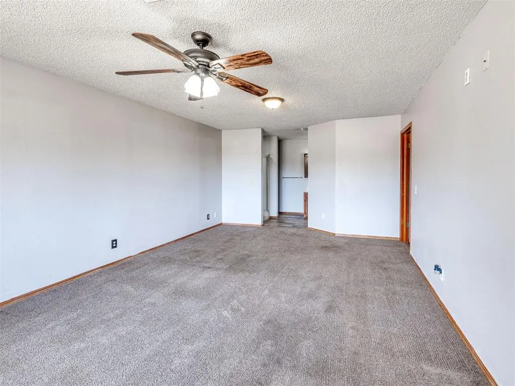 Photo 17 — 245 E Riddle Road, Chickasha, OK 73018