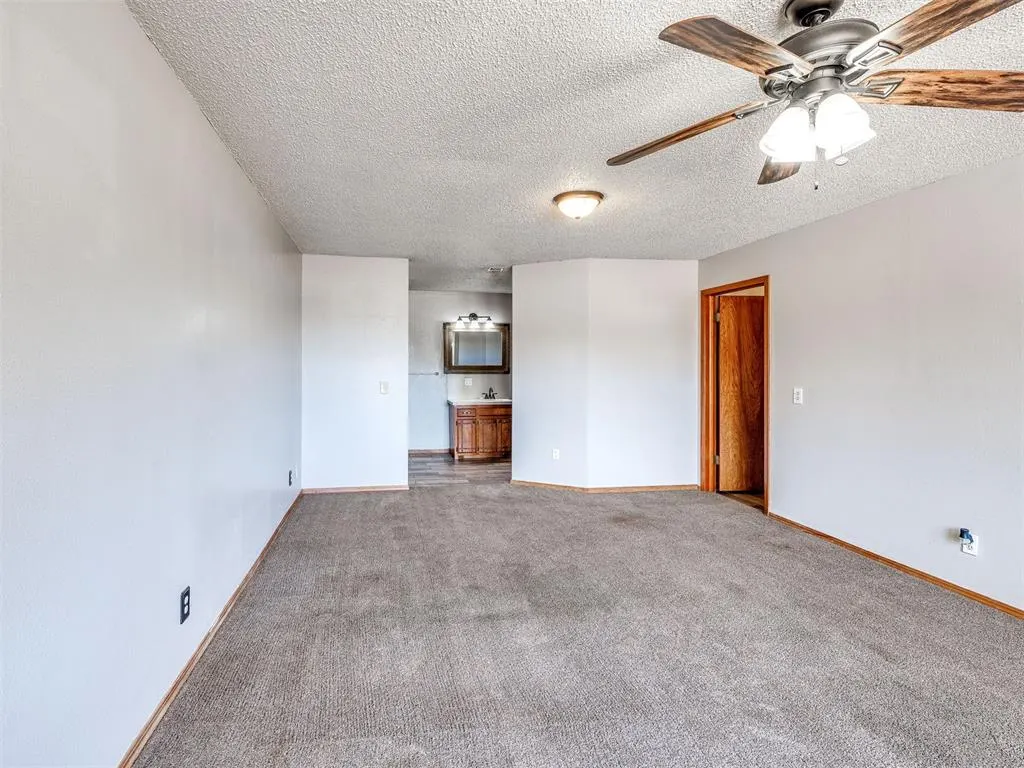 Photo 18 — 245 E Riddle Road, Chickasha, OK 73018