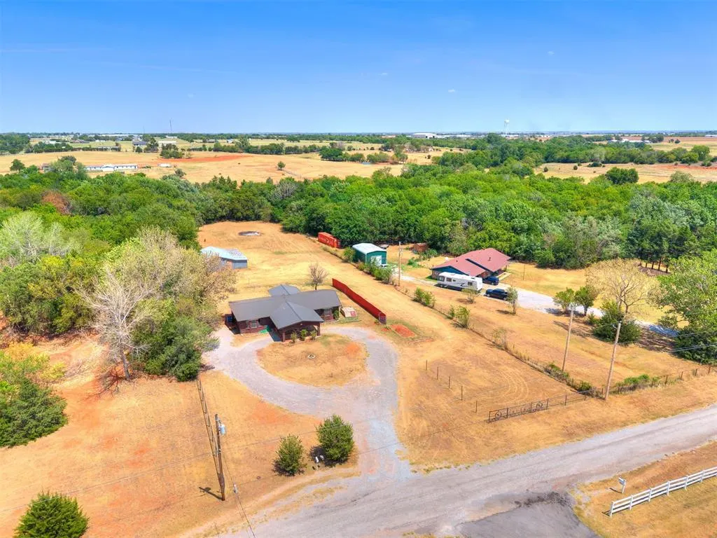 Photo 36 — 245 E Riddle Road, Chickasha, OK 73018