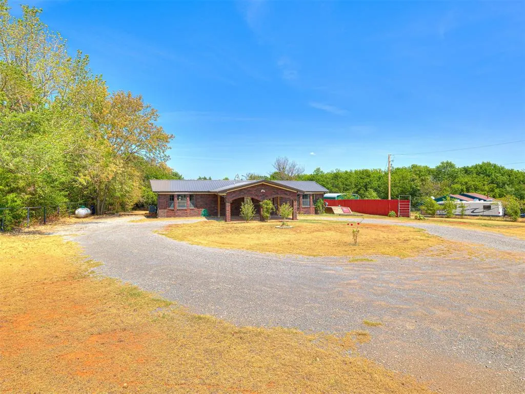 Photo 41 — 245 E Riddle Road, Chickasha, OK 73018