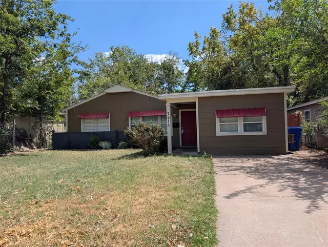 Photo 2 — 1614 Iowa Street, Norman, OK 73069