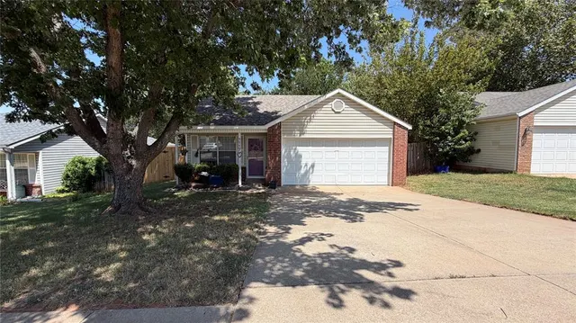 Photo 2 — 1117 Cedarcrest Street, Norman, OK 73071