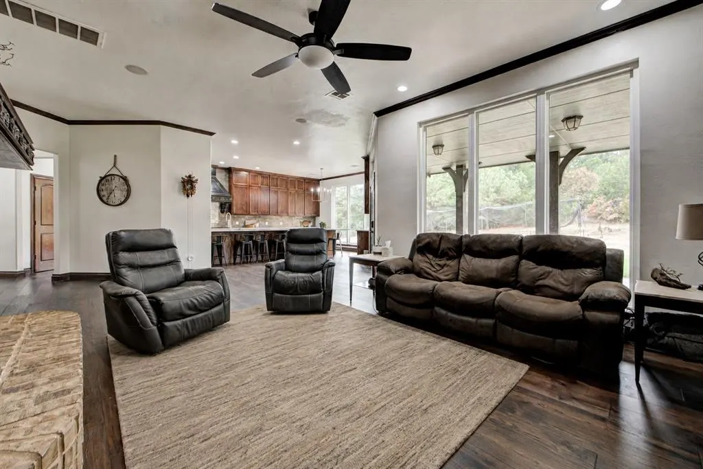 Photo 11 — 9513 S Foxmor Drive, Oklahoma City, OK 73165