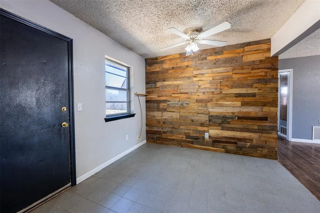 Photo 6 — 304 Jarman Circle, McLoud, OK 74851