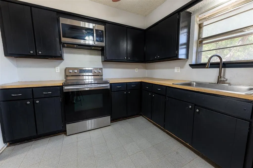 Photo 8 — 304 Jarman Circle, McLoud, OK 74851
