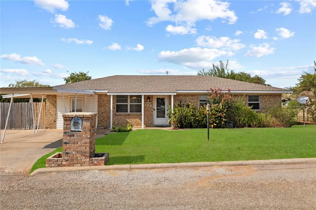 Front exterior — 120 Ridgeline Drive, Weatherford, OK 73096