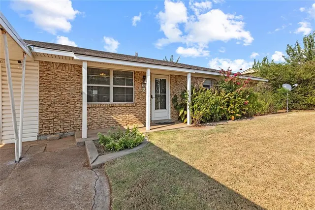 Photo 3 — 120 Ridgeline Drive, Weatherford, OK 73096