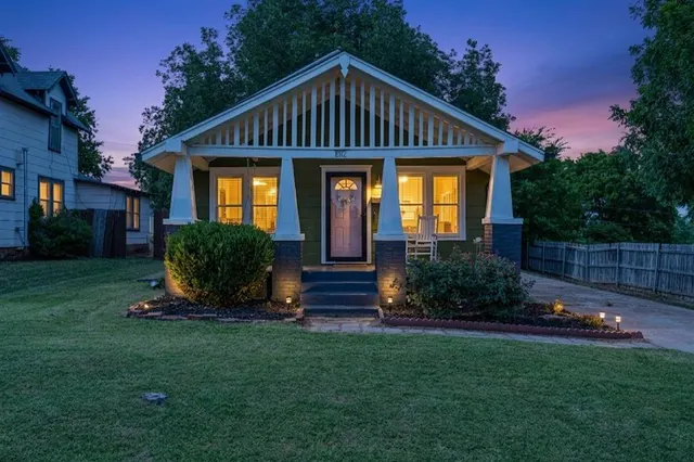 Front exterior — 1612 W Harrison Avenue, Guthrie, OK 73044