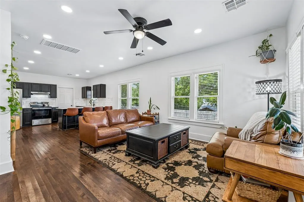 Photo 3 — 1612 W Harrison Avenue, Guthrie, OK 73044