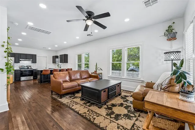 Photo 3 — 1612 W Harrison Avenue, Guthrie, OK 73044