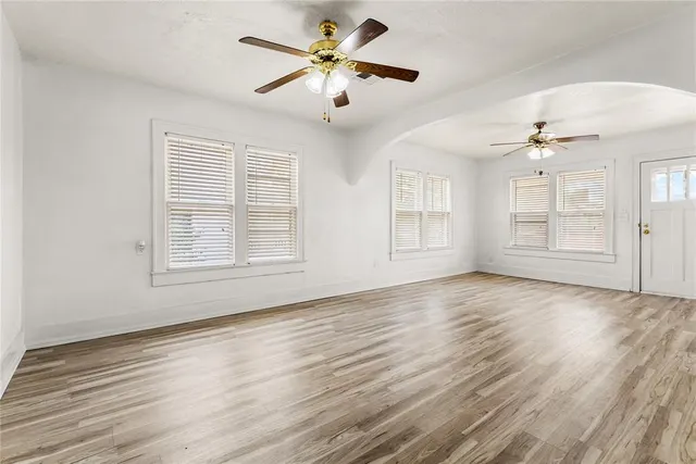 Photo 7 — 322 S 13th Street, Clinton, OK 73601