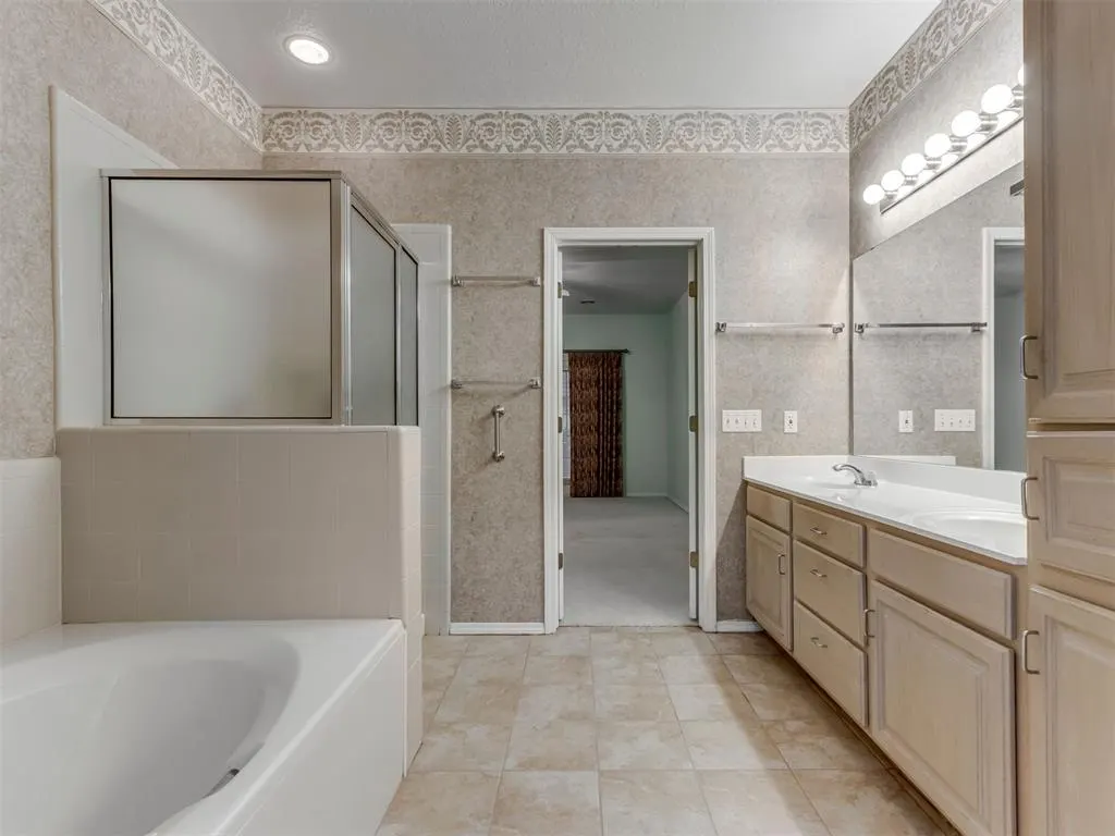 Photo 25 — 1912 NW 159th Place, Edmond, OK 73013