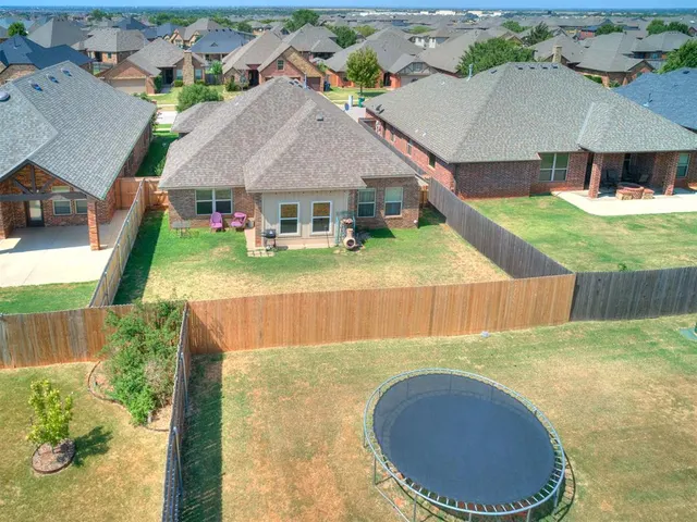 Photo 3 — 18228 Bridlington Drive, Edmond, OK 73012