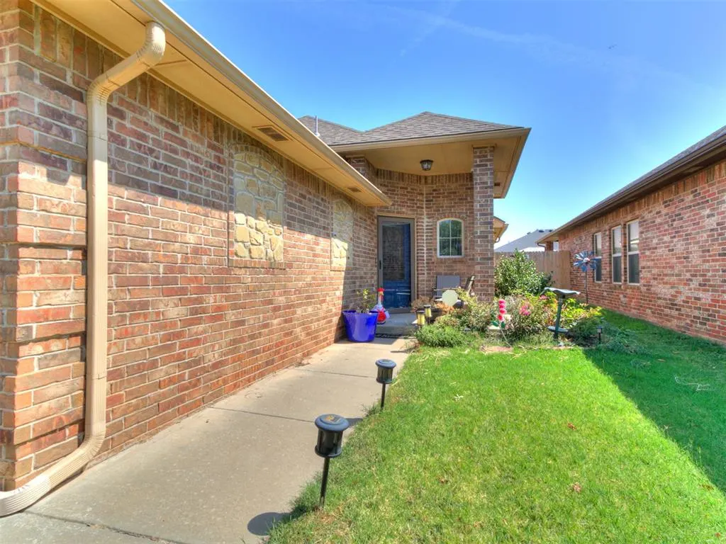 Photo 8 — 18228 Bridlington Drive, Edmond, OK 73012