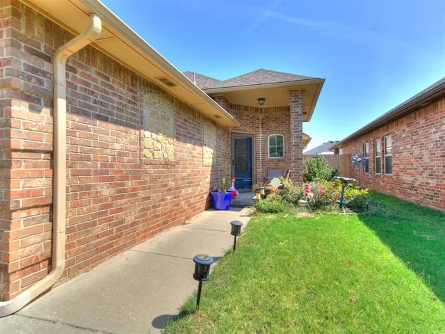 Photo 8 — 18228 Bridlington Drive, Edmond, OK 73012